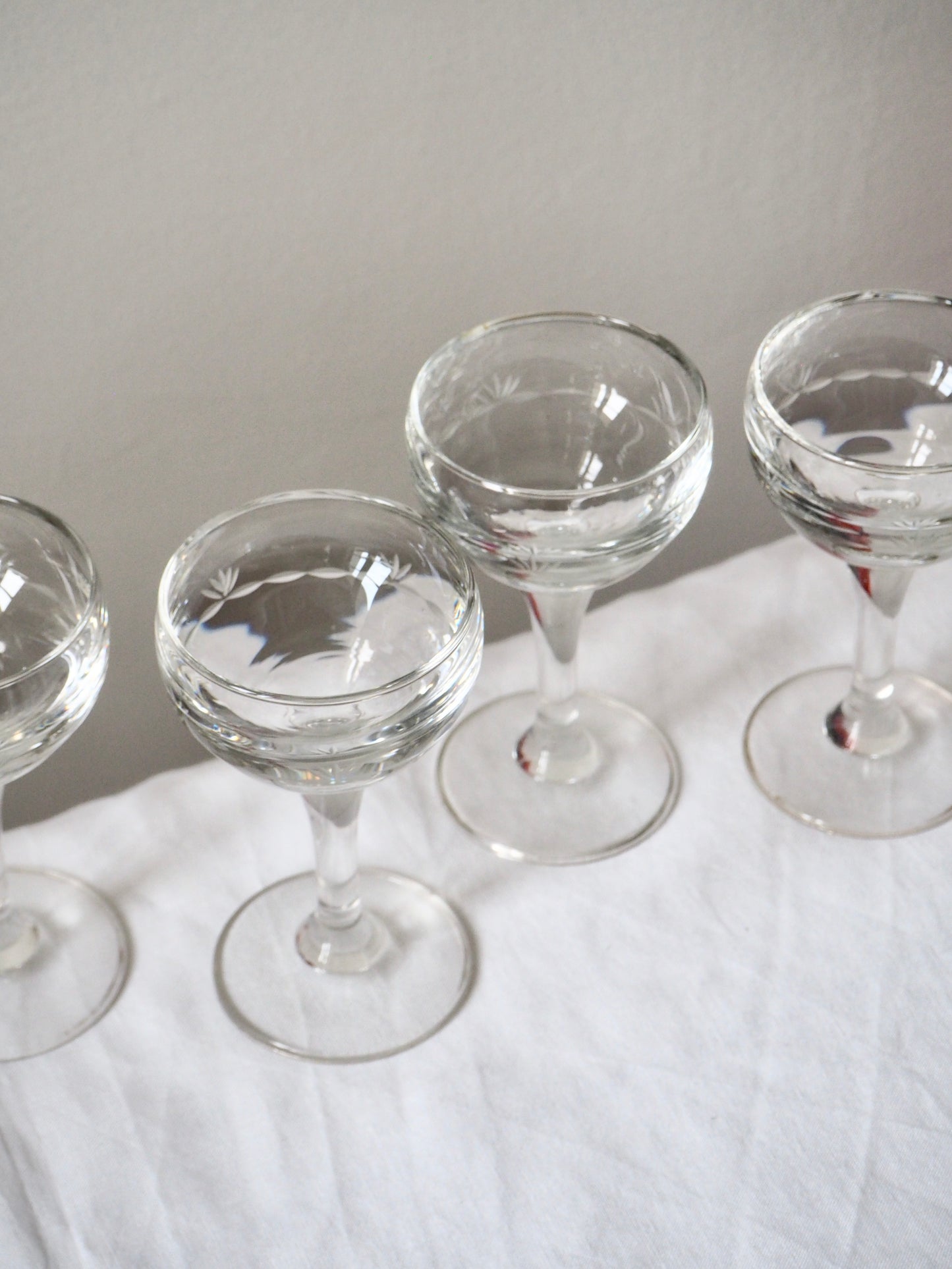 Les verres apéritifs ciselés