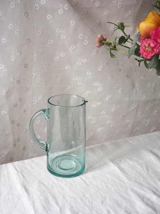 La carafe artisanale en verre soufflé