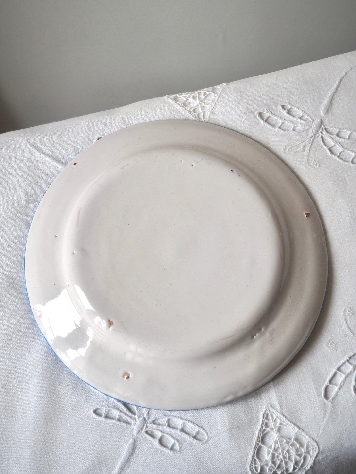 L'assiette décorative fleurs bleues