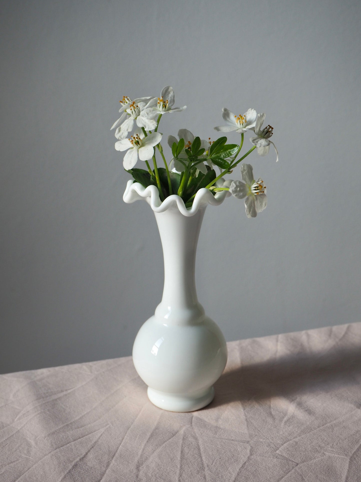 Le petit soliflore en opaline