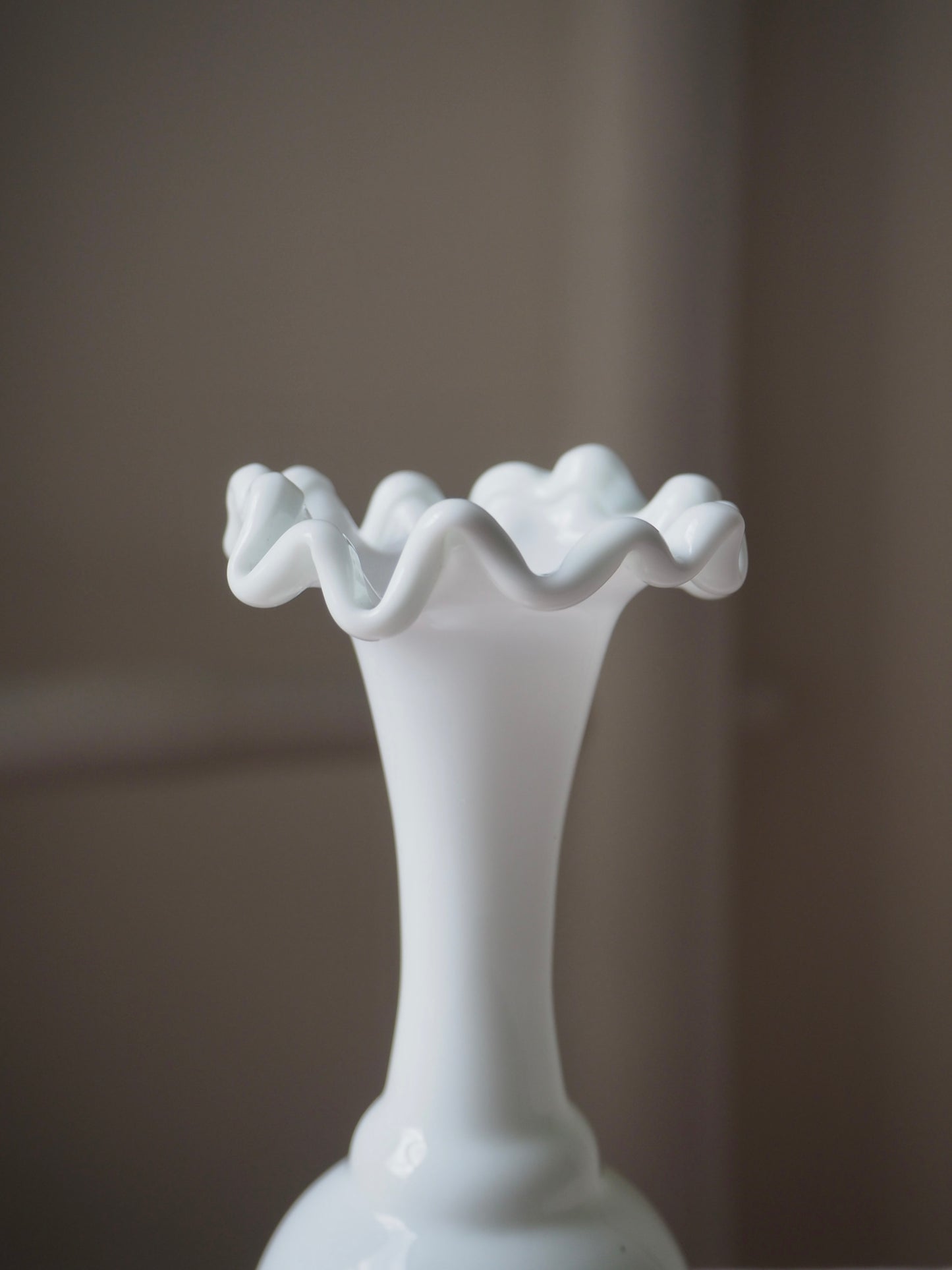 Le petit soliflore en opaline