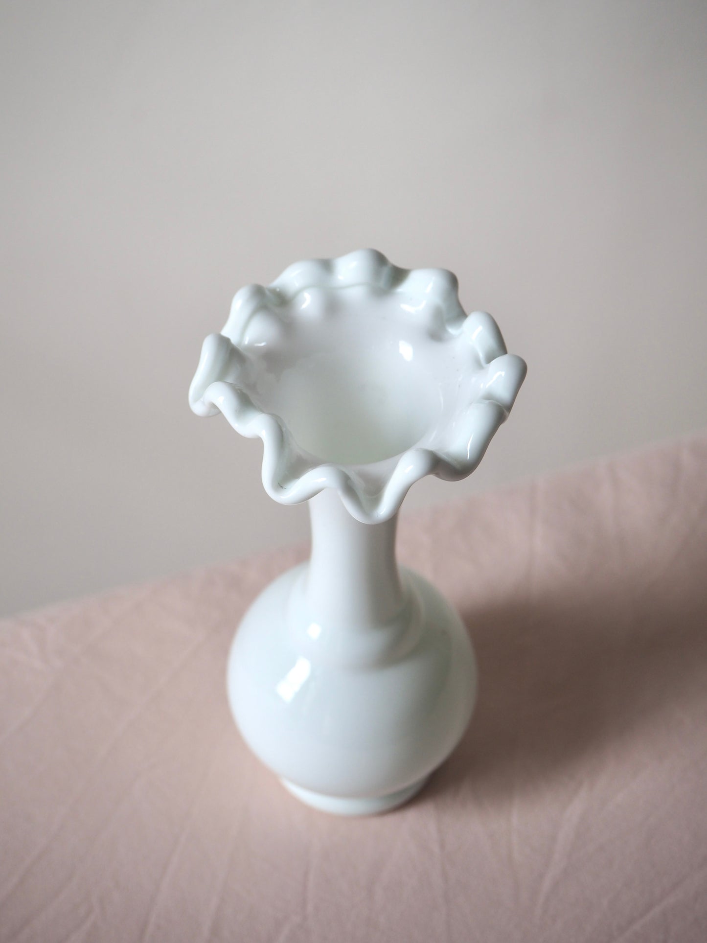 Le petit soliflore en opaline