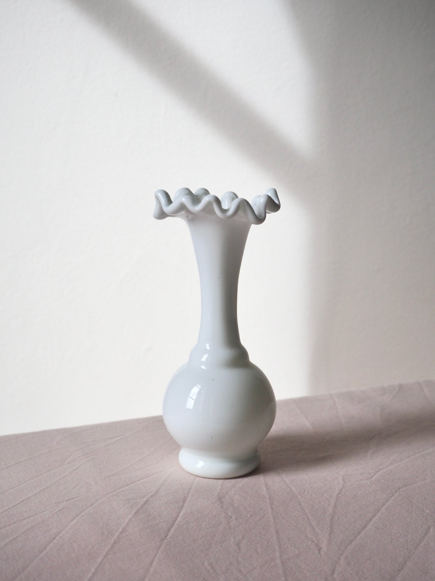 Le petit soliflore en opaline