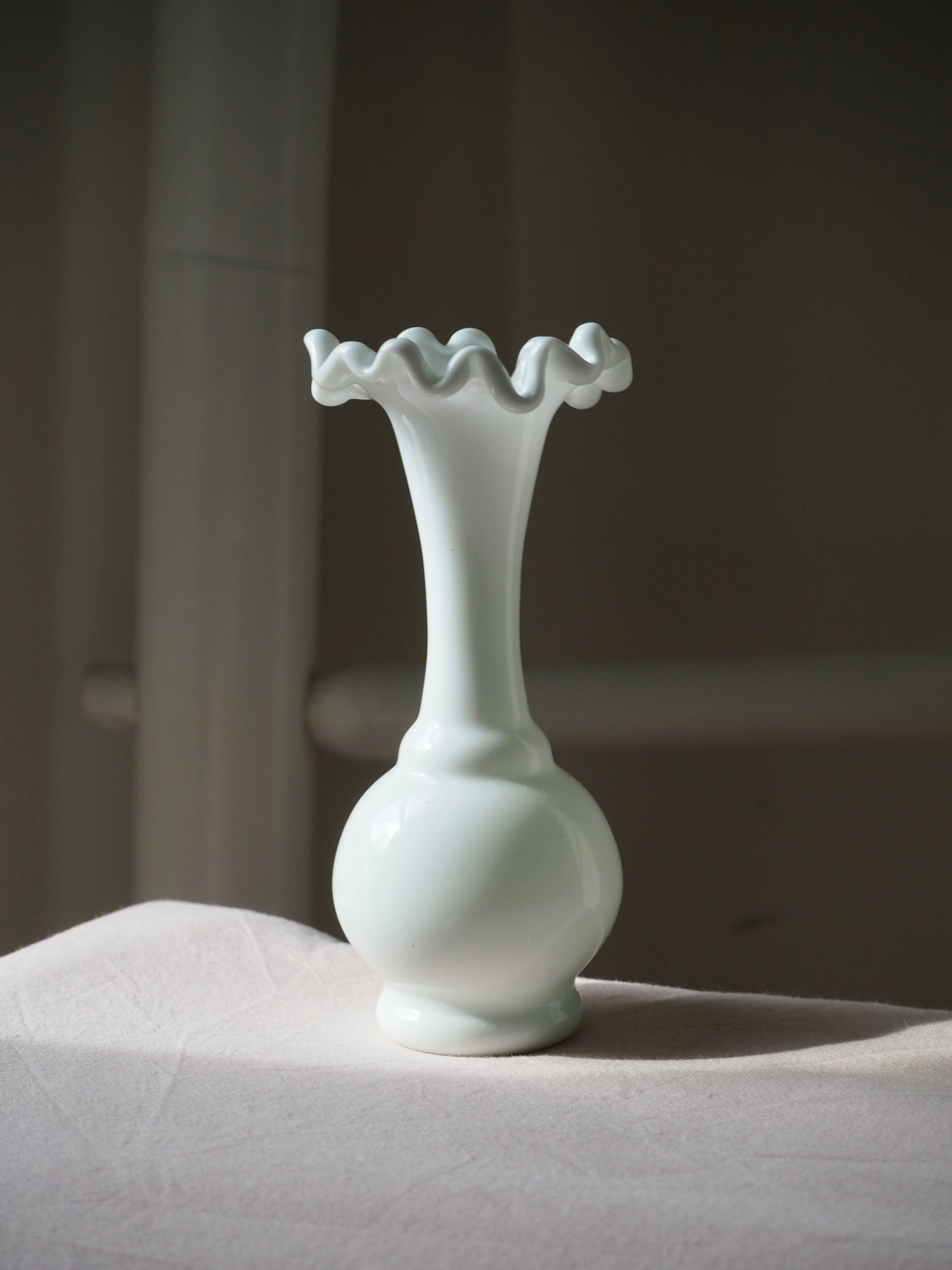 Le petit soliflore en opaline