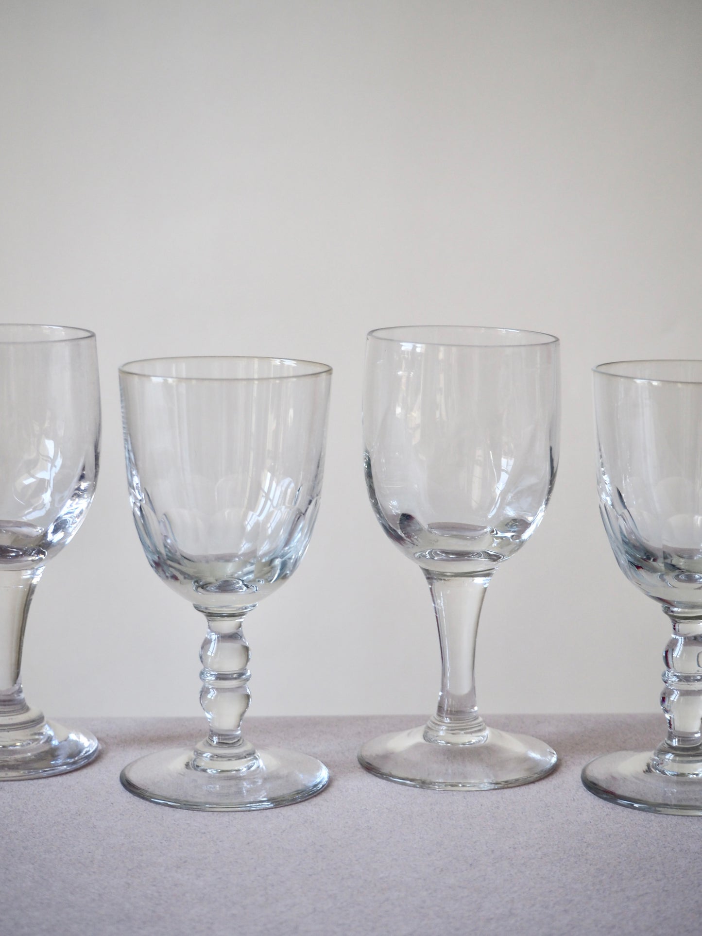 Les verres à pieds anciens