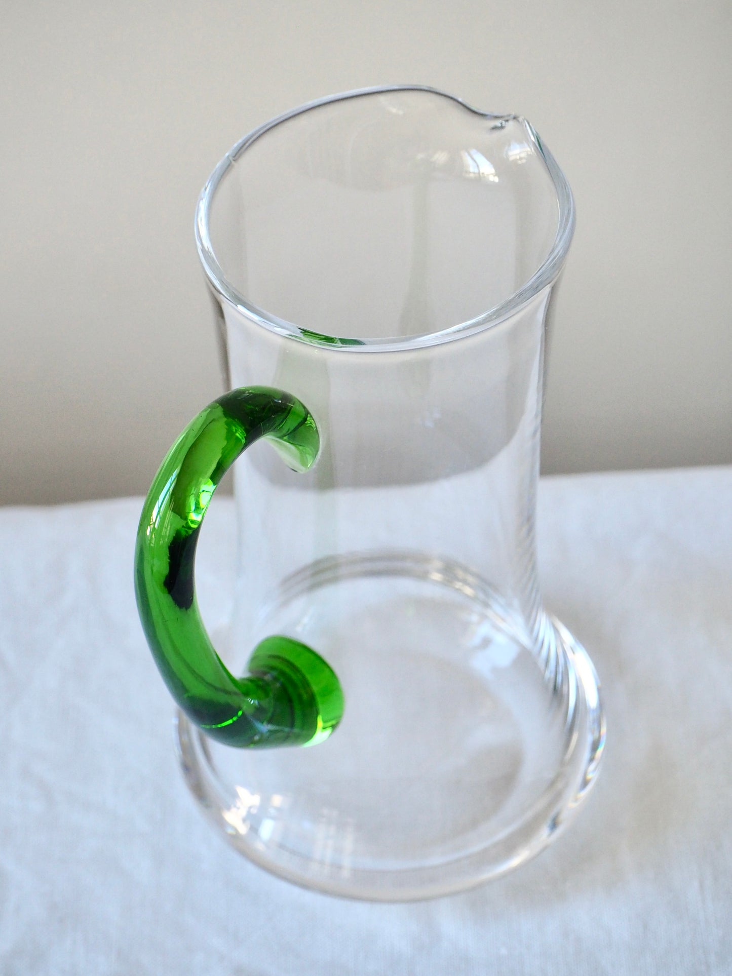 Le pichet en verre