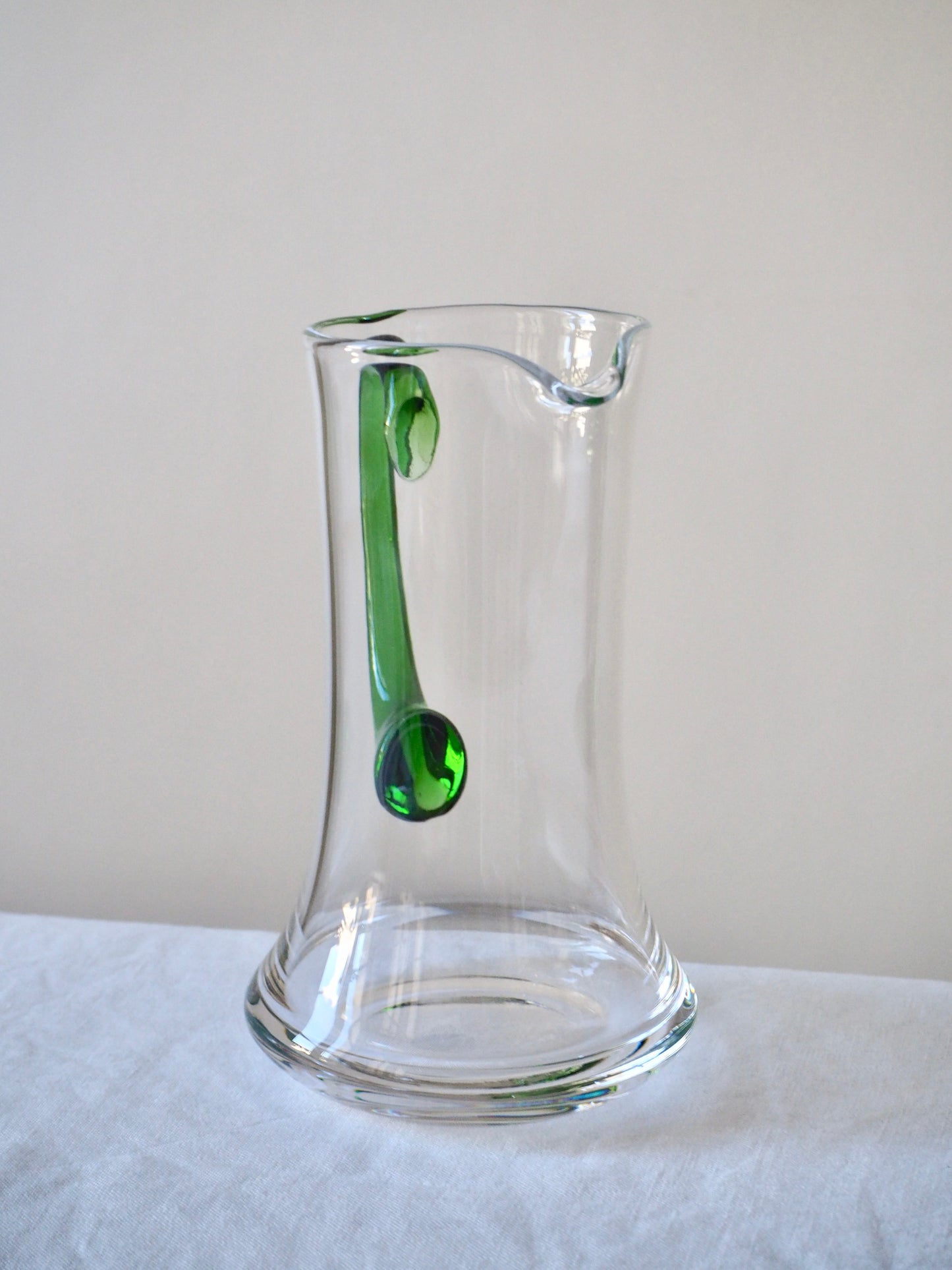 Le pichet en verre