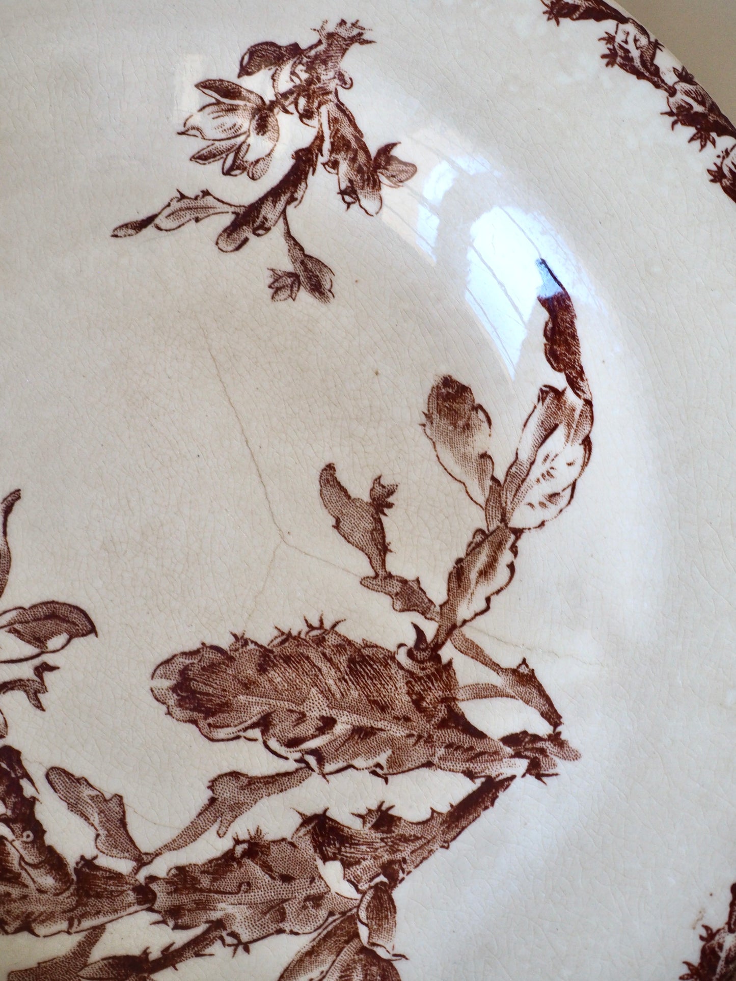 Assiettes en terre de fer, Gien