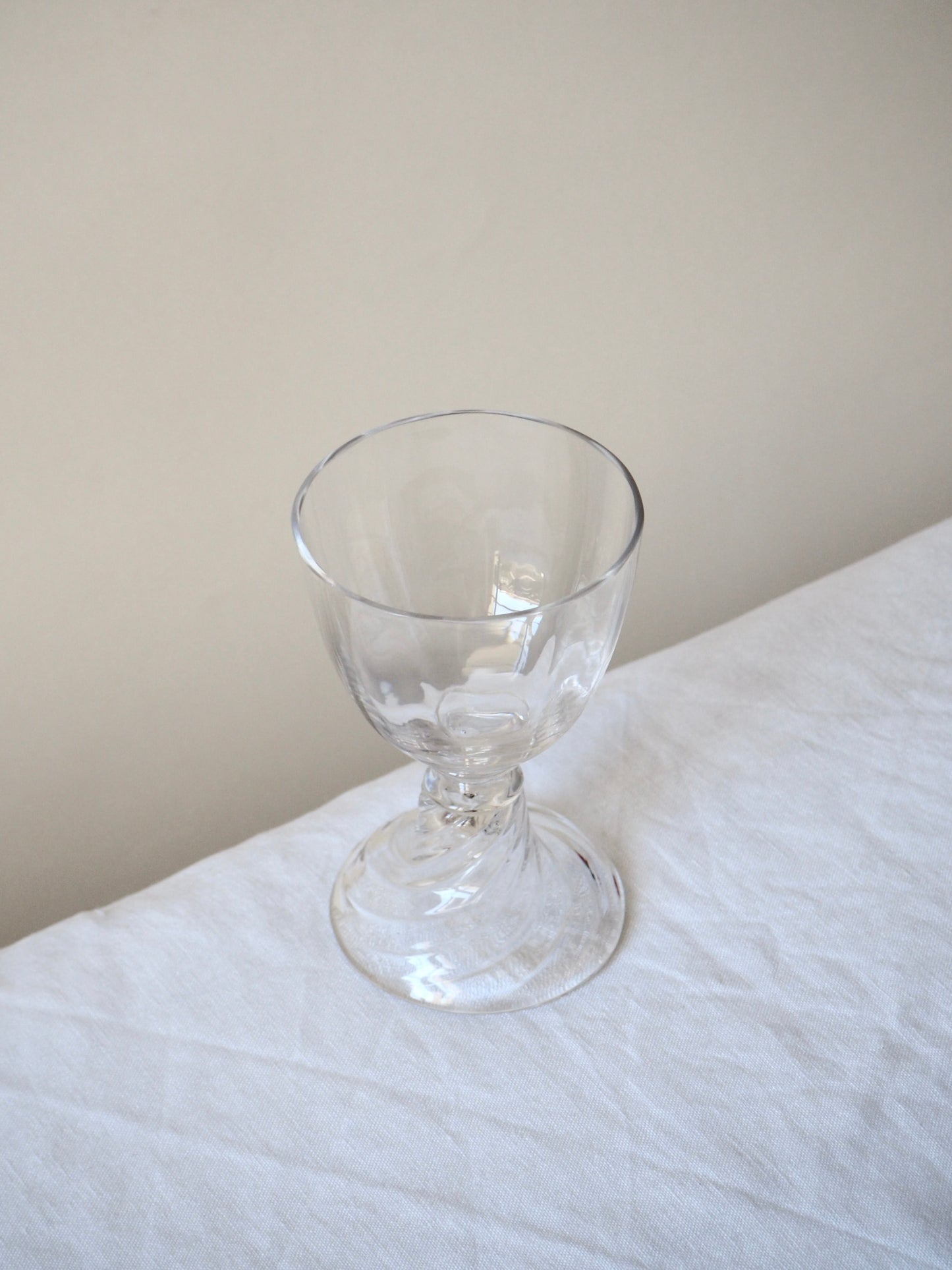 Verres à vin en cristal Saint Louis, modèle Cluny