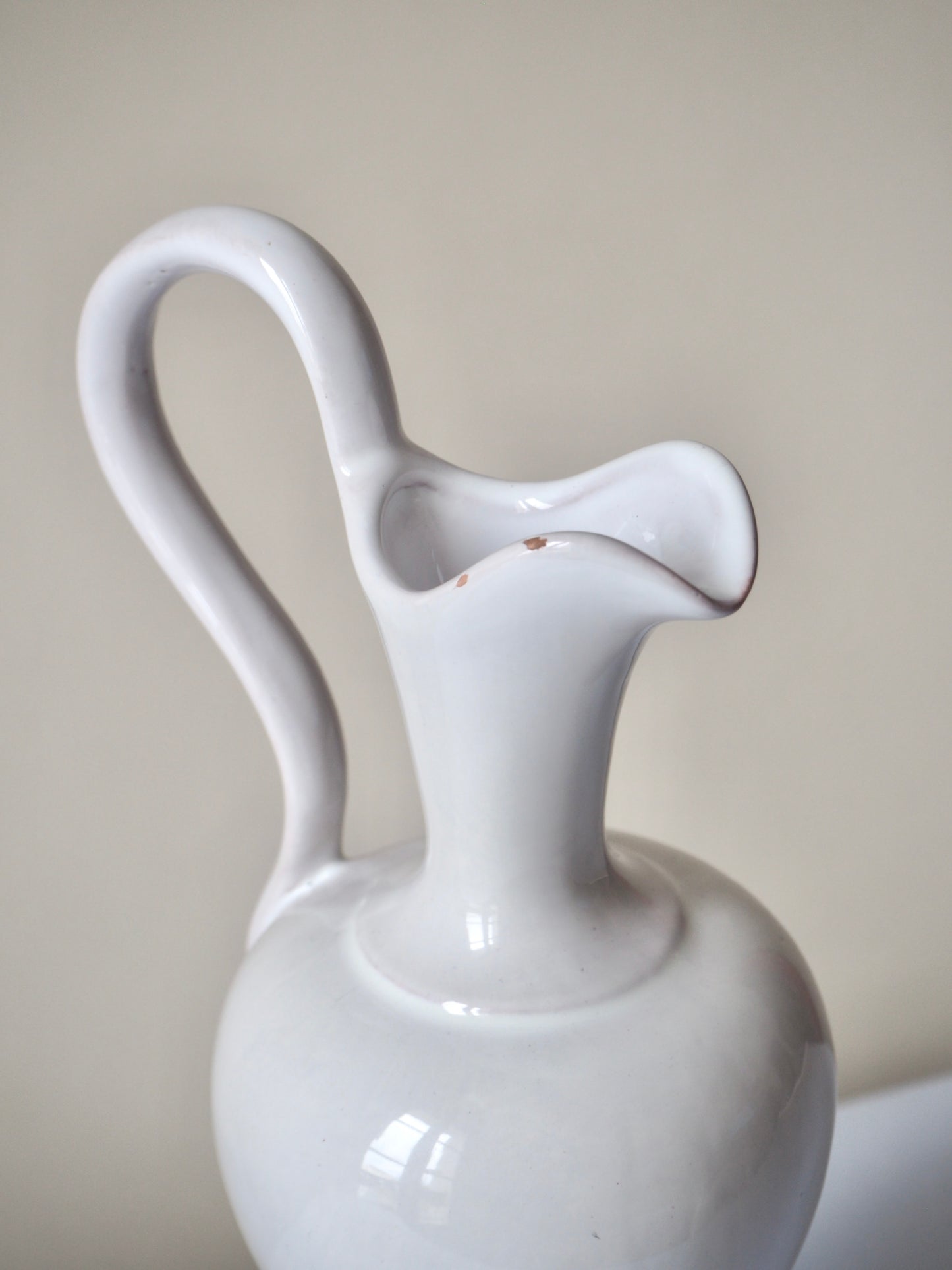 Aiguière en faïence Lallier à Moustiers
