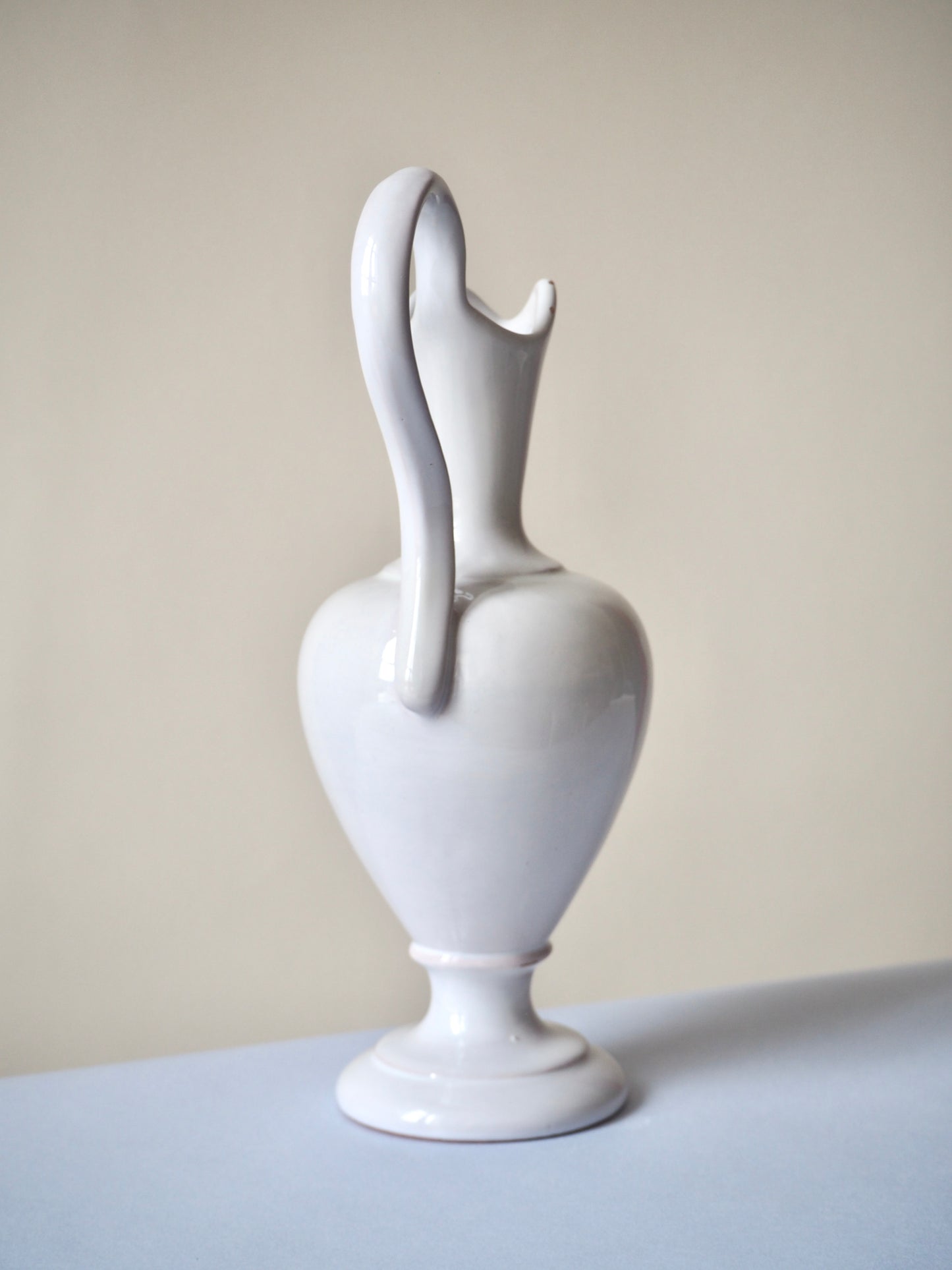 Aiguière en faïence Lallier à Moustiers