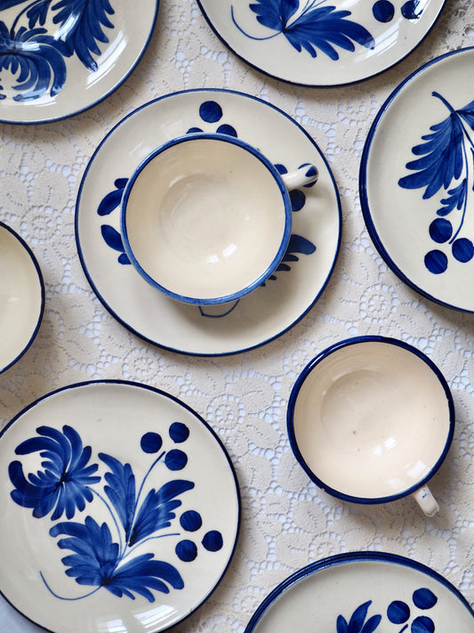 Les tasses à café en faïence St Clément