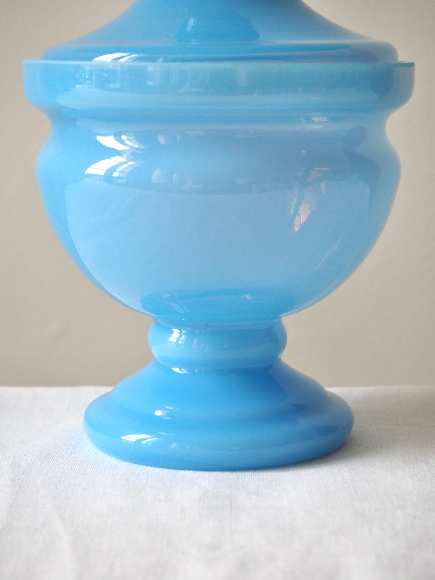 Pot en opaline bleue de Murano