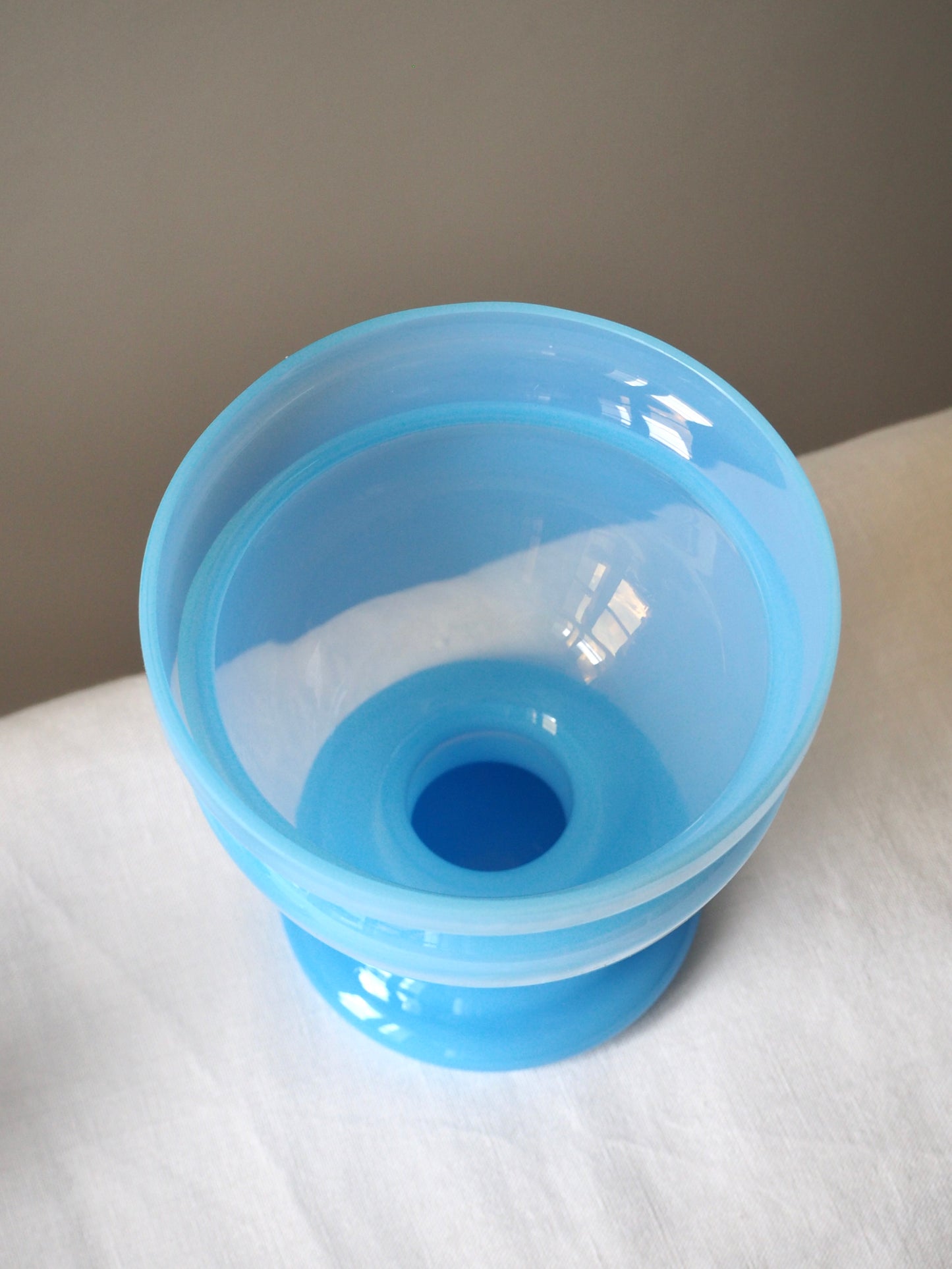 Pot en opaline bleue de Murano