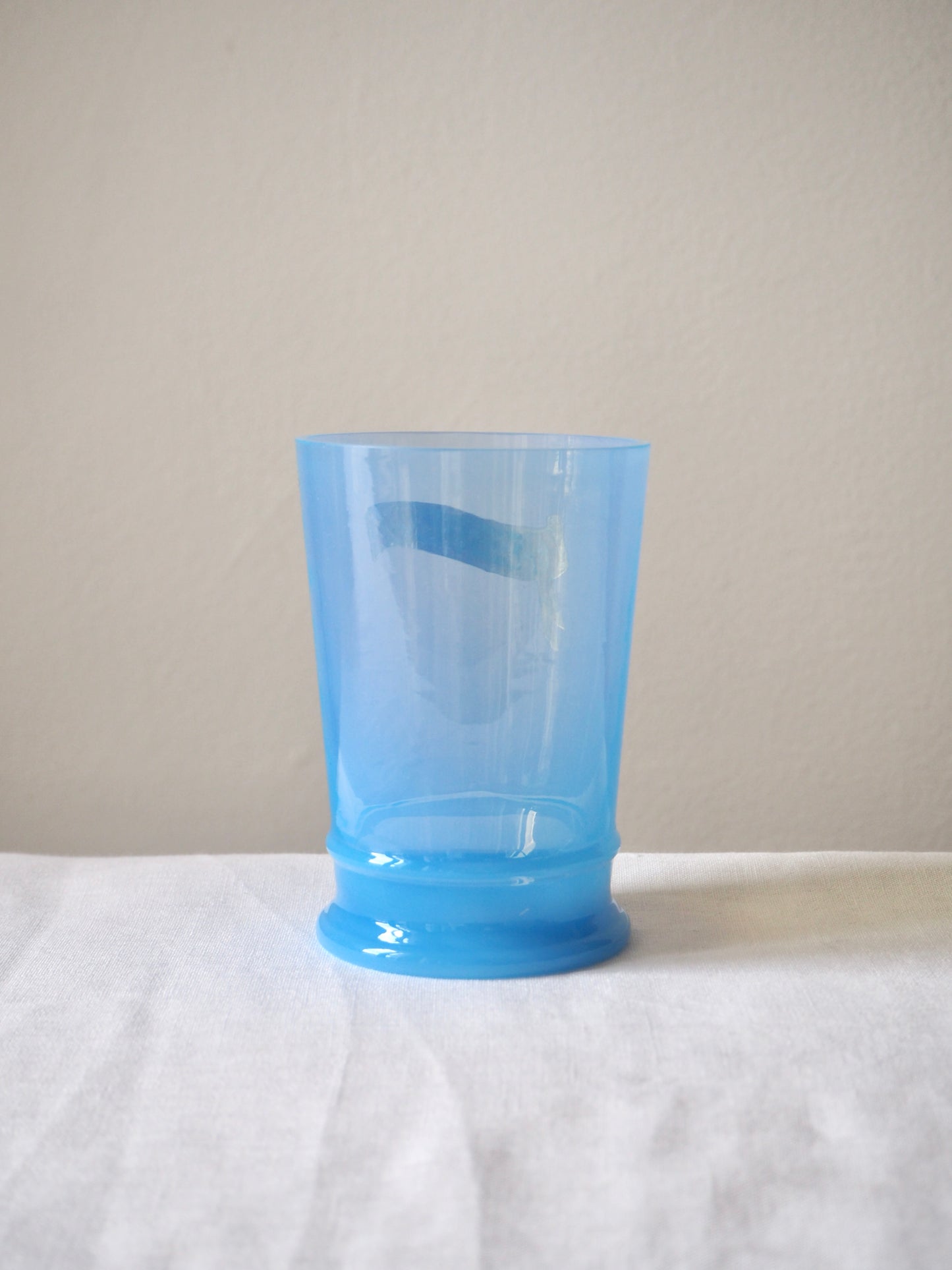 Verre à eau en opaline bleue de Murano