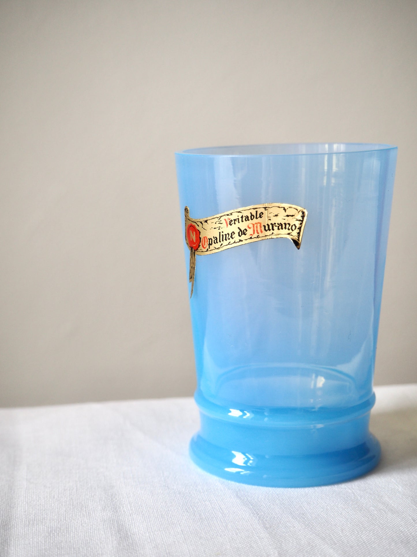Verre à eau en opaline bleue de Murano
