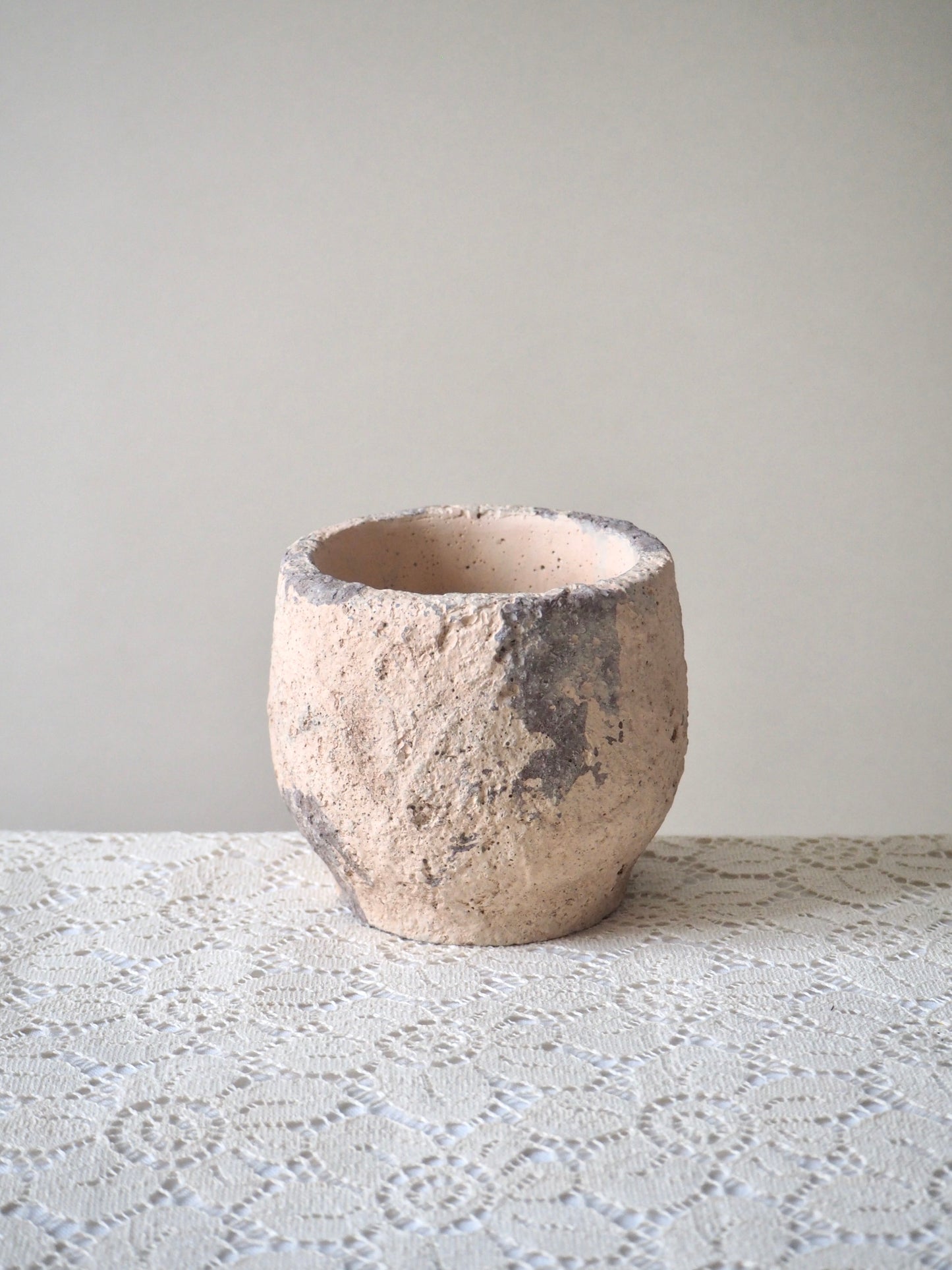 Petit pot à fleurs en céramique