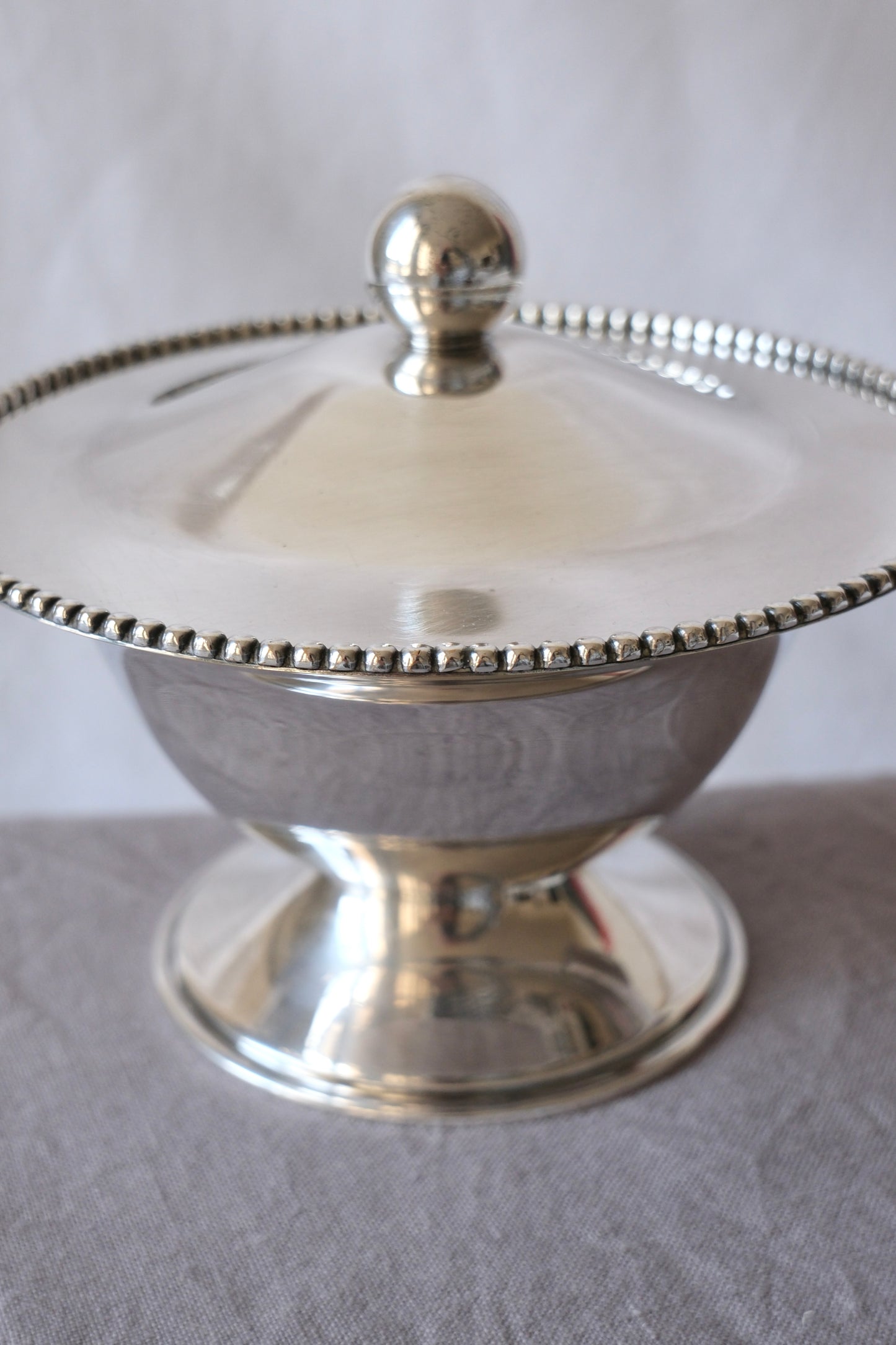 Bonbonnière art déco en métal argenté