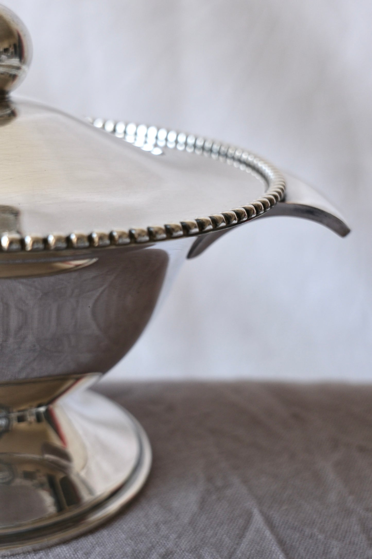 Bonbonnière art déco en métal argenté