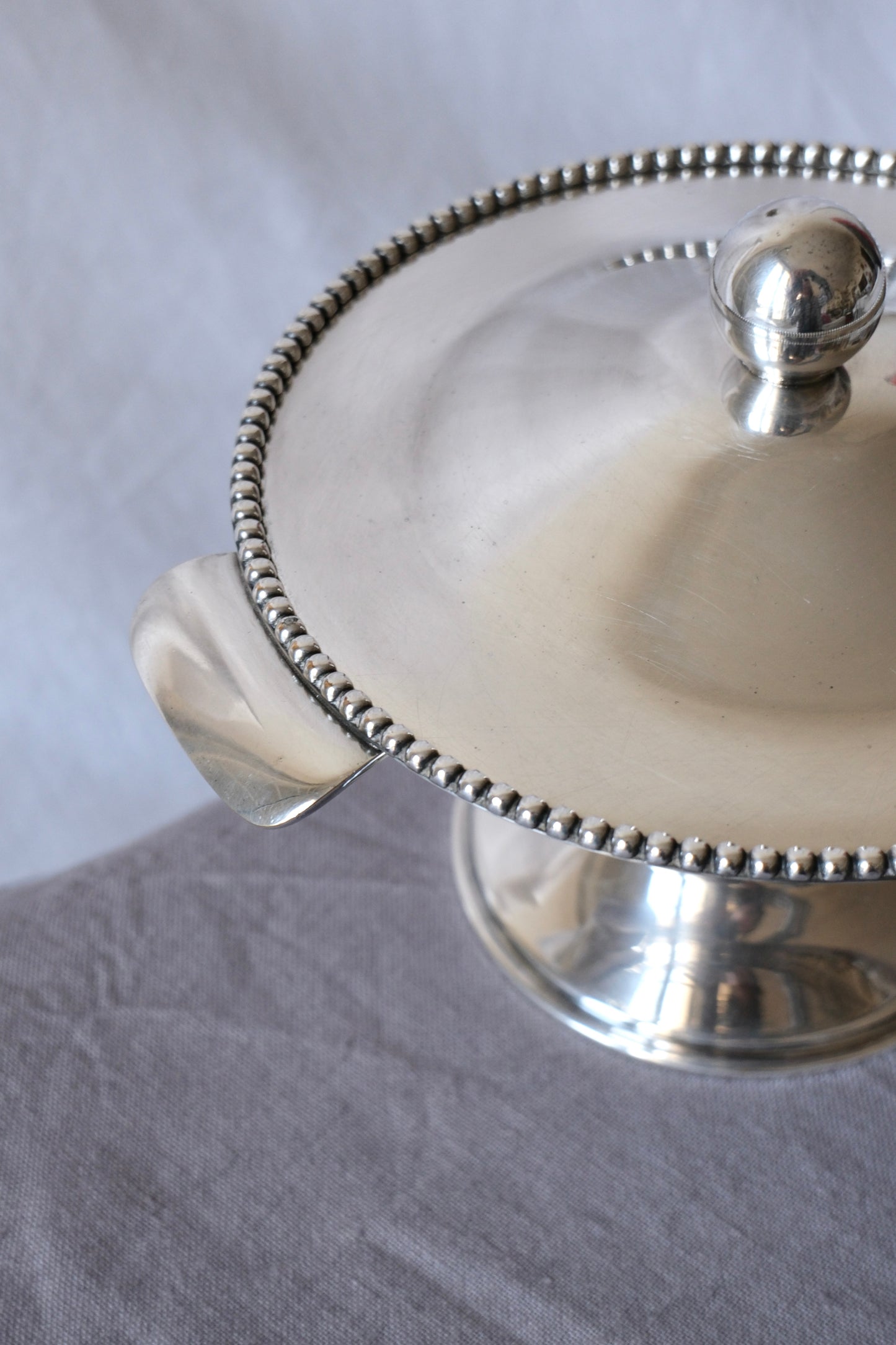 Bonbonnière art déco en métal argenté