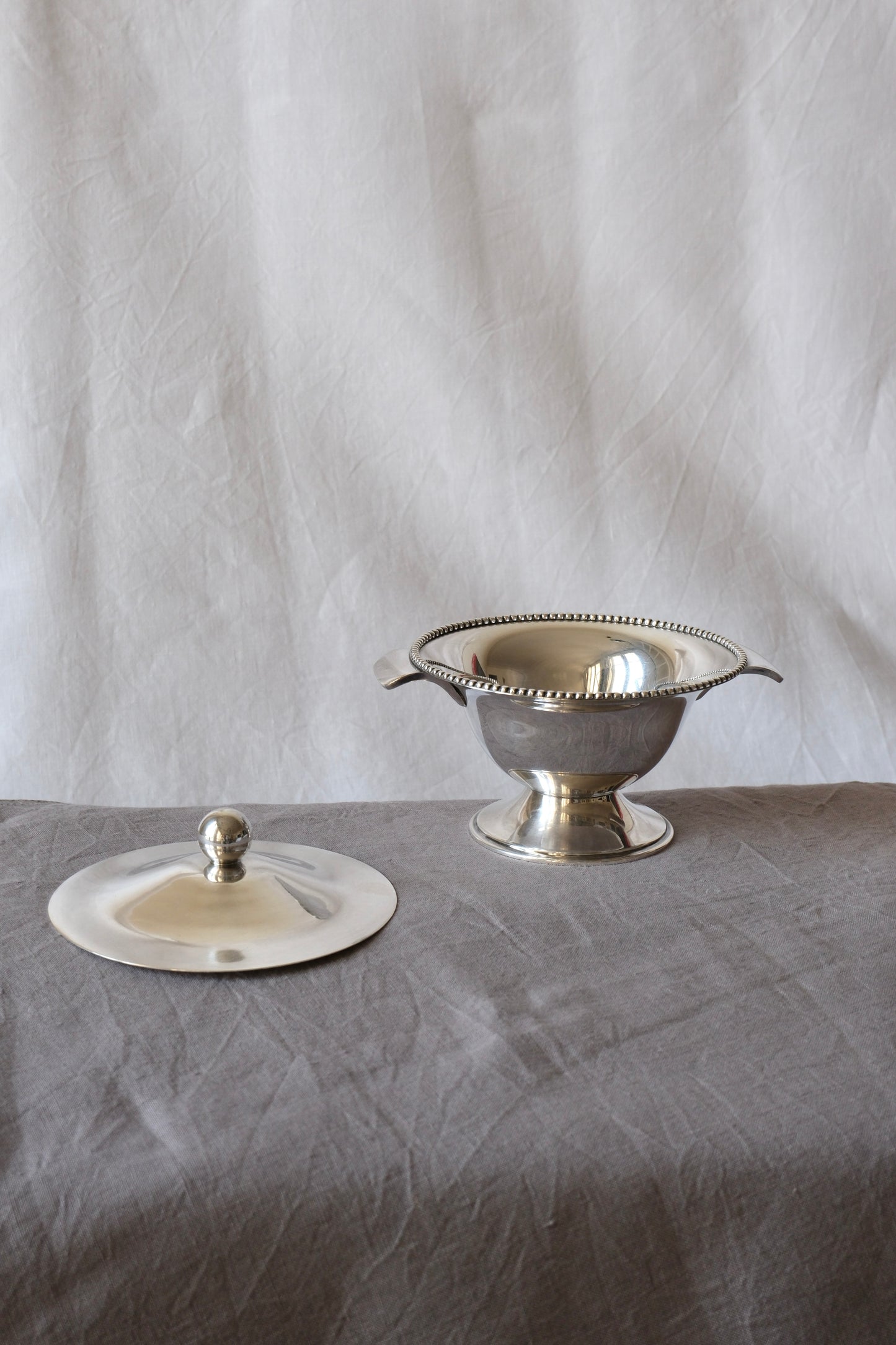 Bonbonnière art déco en métal argenté