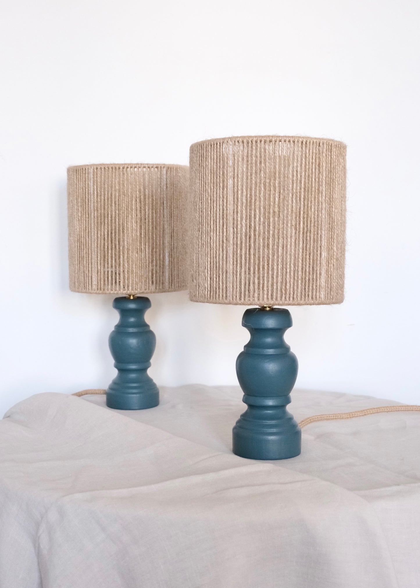 La petite lampe en bois bleu