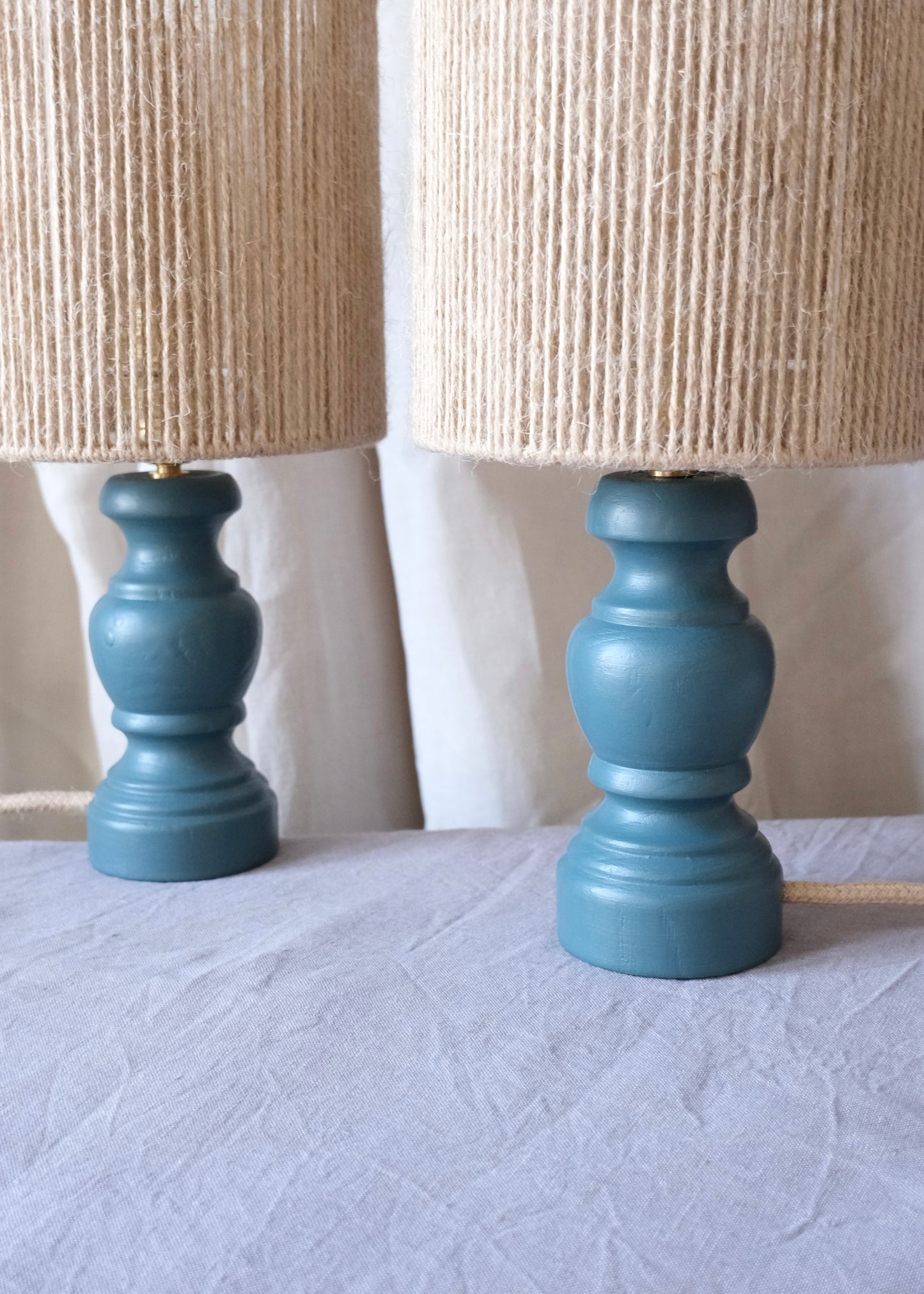 La petite lampe en bois bleu