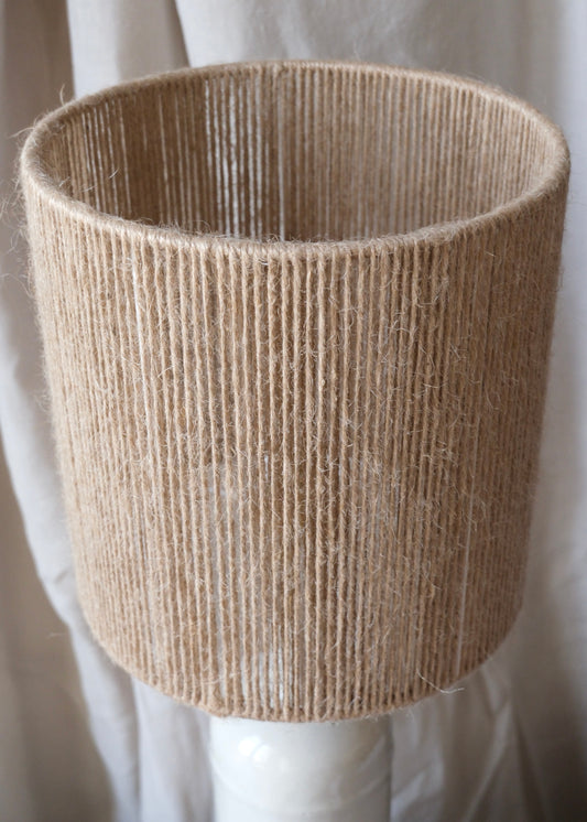 La lampe en grès beige