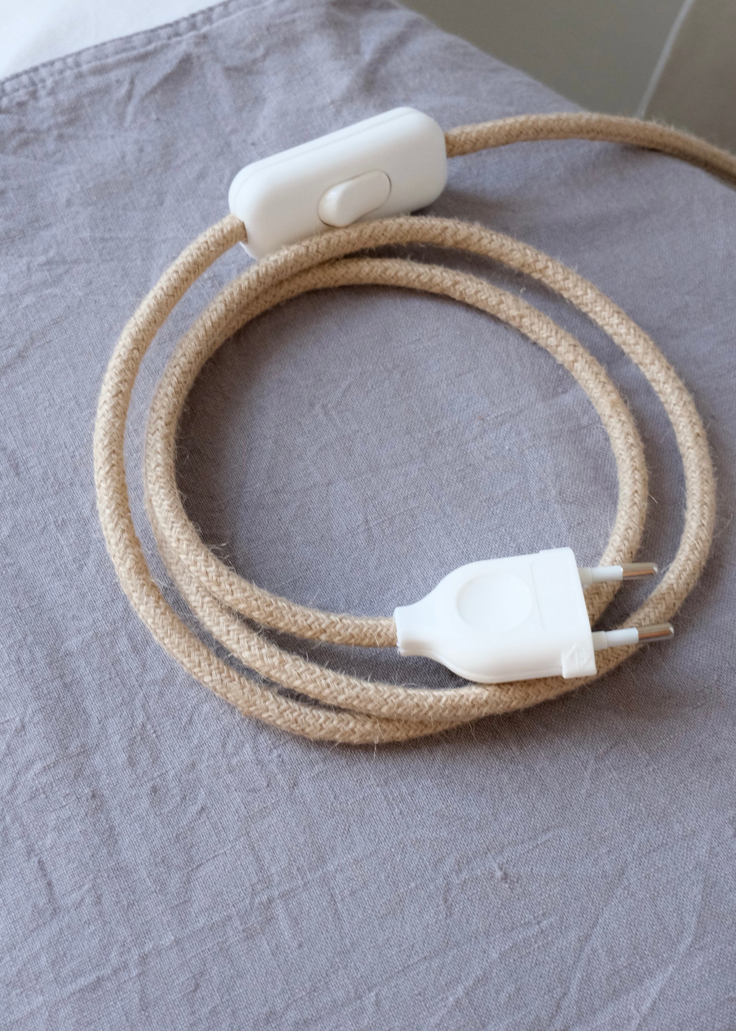 La lampe en grès beige