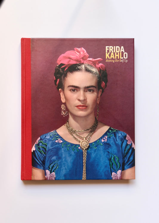 Frida Kahlo, Making herself up