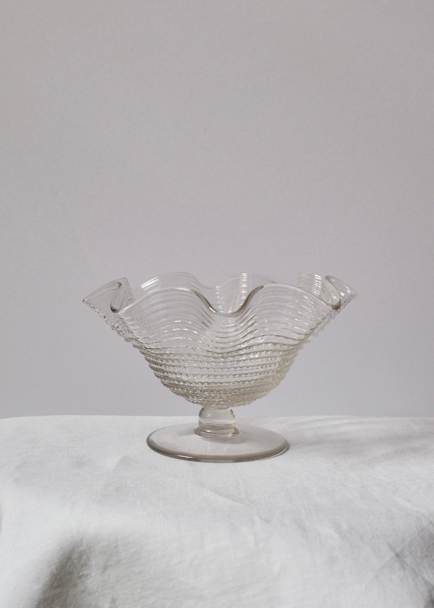 Coupe sur pied en verre soufflé