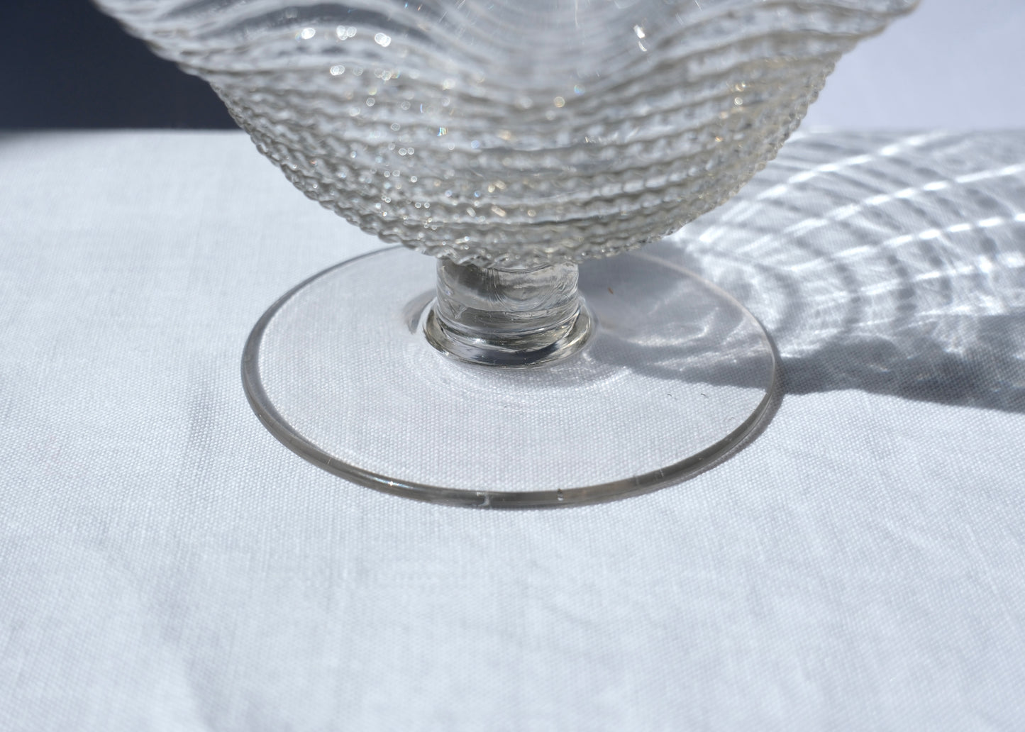 Coupe sur pied en verre soufflé