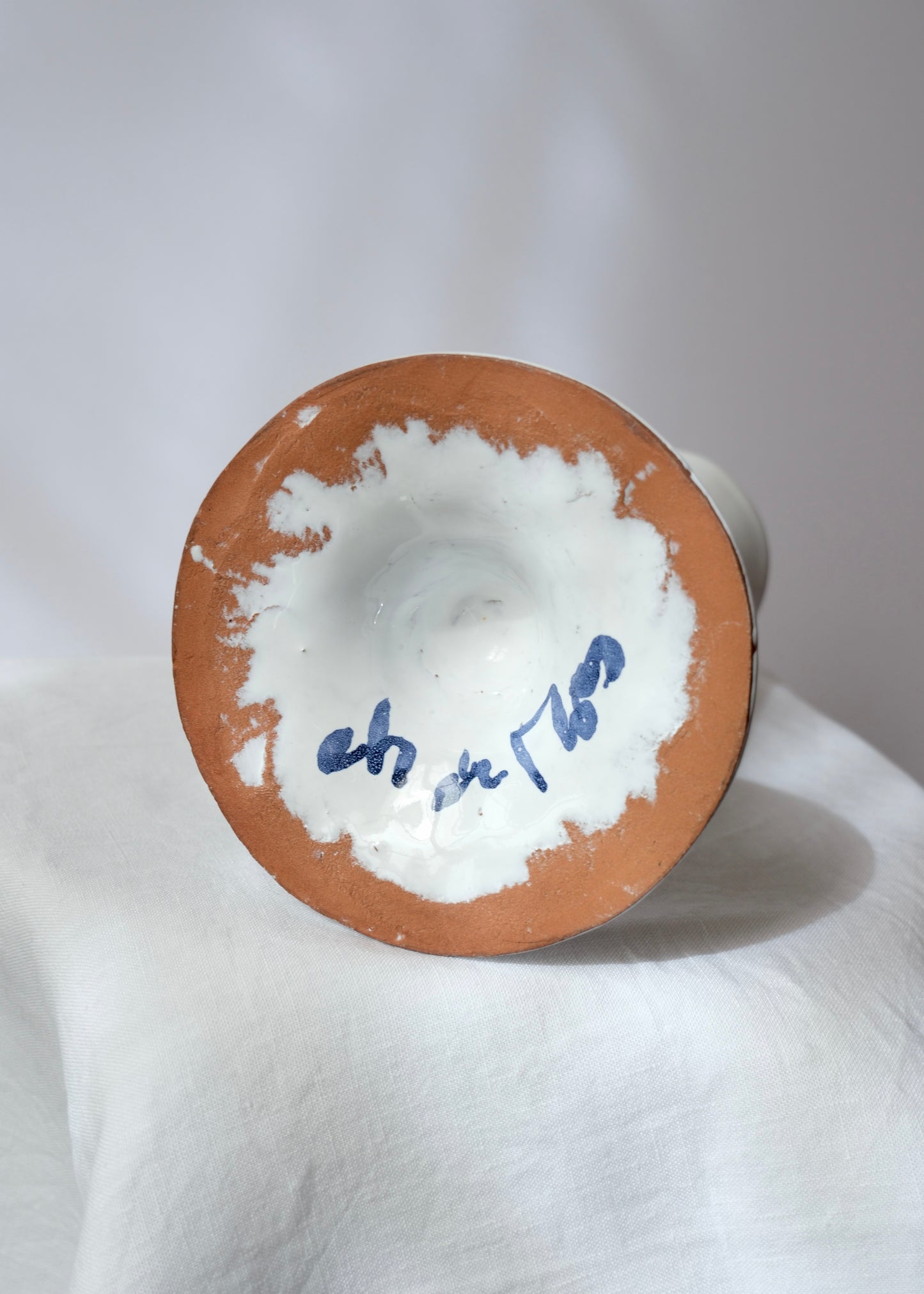 Le vase tube en céramique blanc Christian de Mons