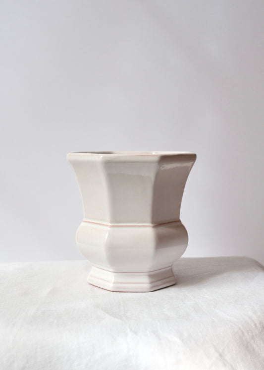 Vase blanc Lallier à Moustiers