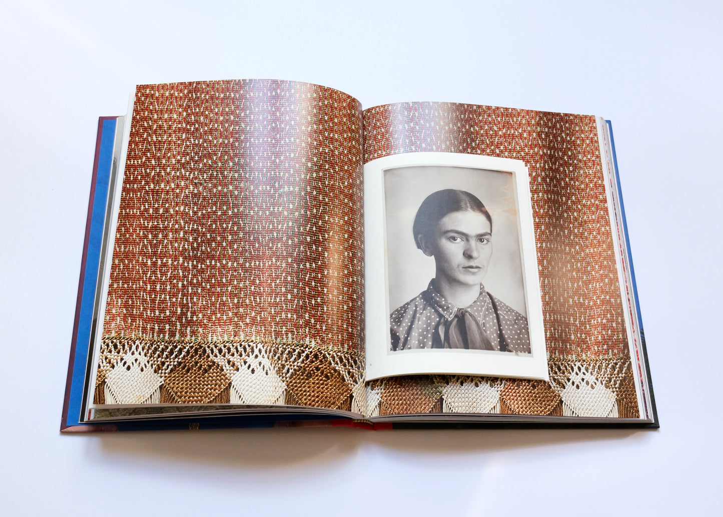 Frida Kahlo, Making herself up