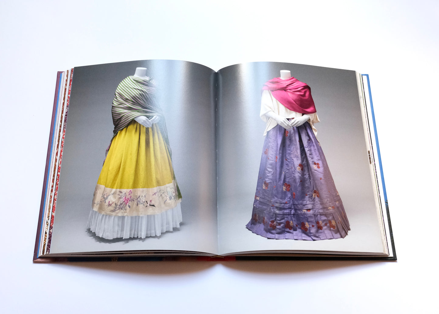 Frida Kahlo, Making herself up