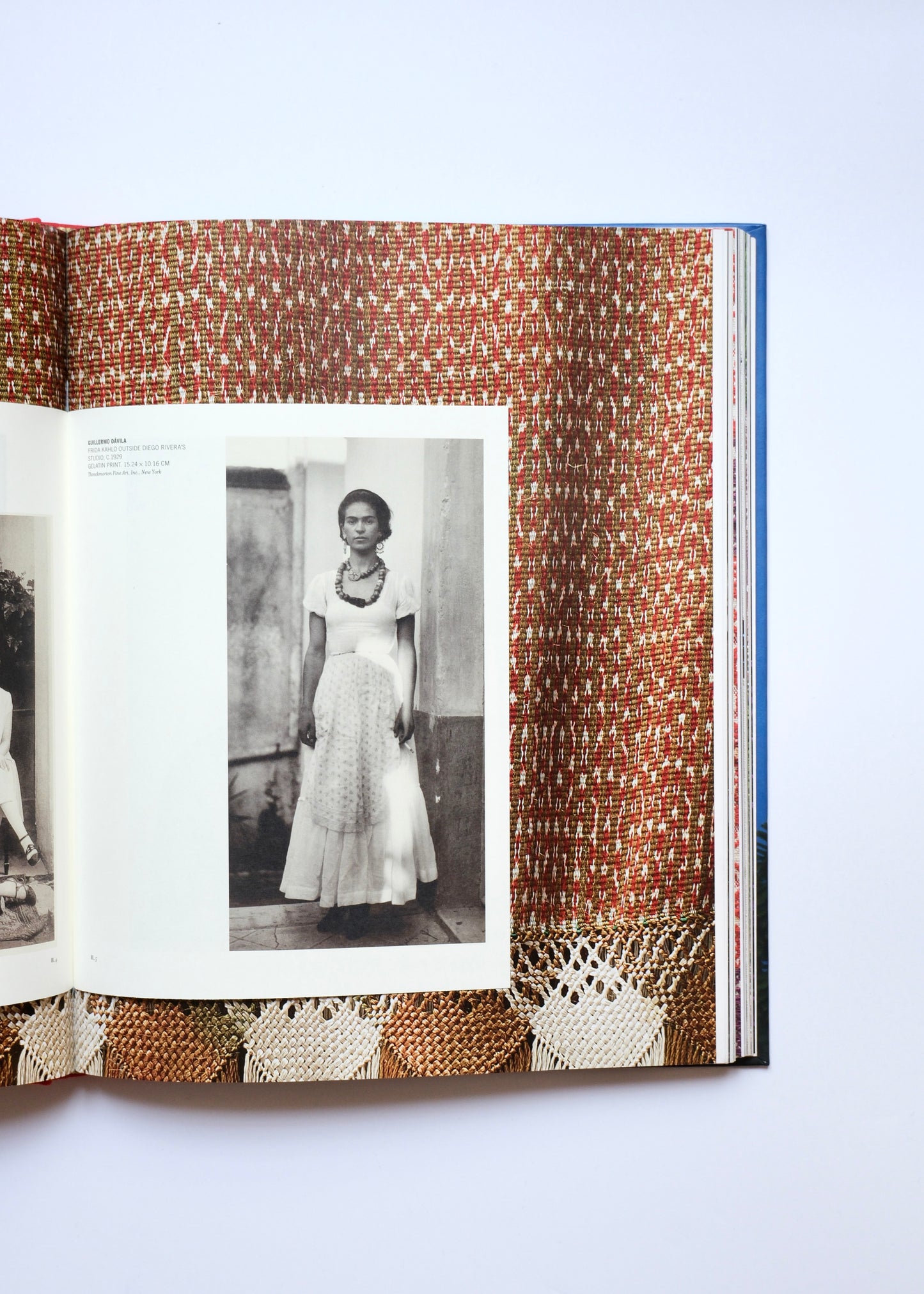 Frida Kahlo, Making herself up