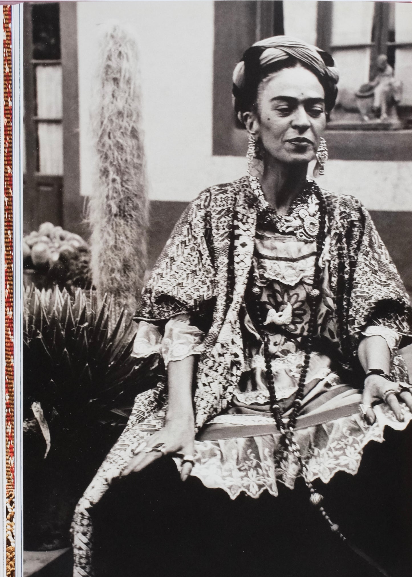 Frida Kahlo, Making herself up