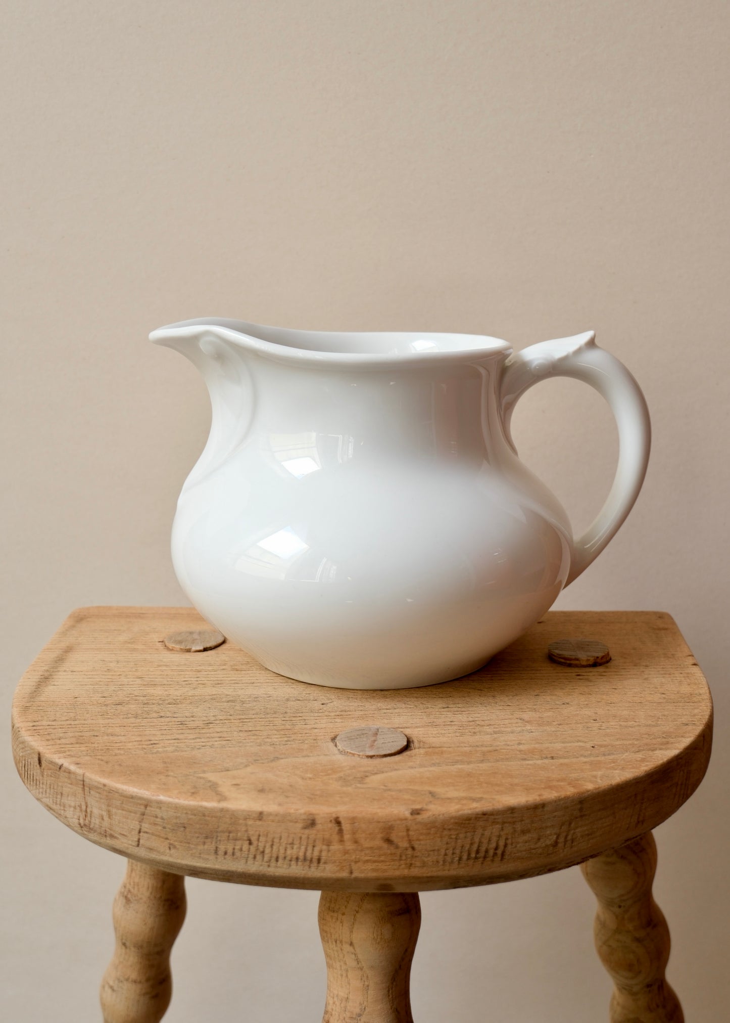 Pichet blanc en porcelaine