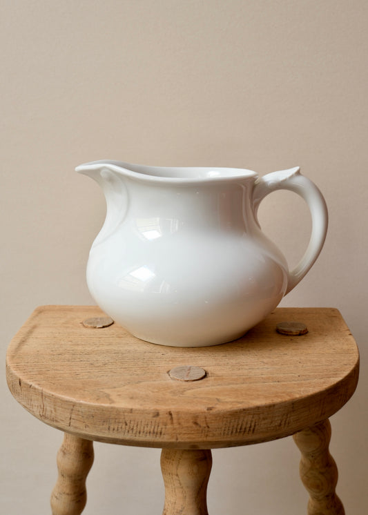 Pichet blanc en porcelaine