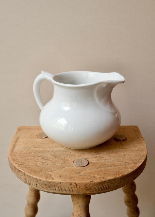 Pichet blanc en porcelaine