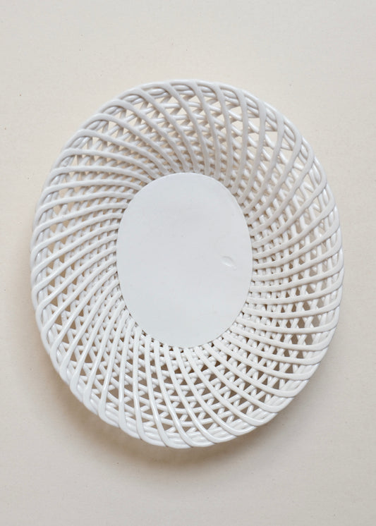 Corbeille en céramique tressée blanche