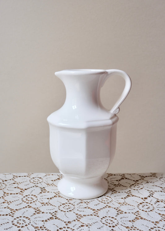 La petite carafe en porcelaine