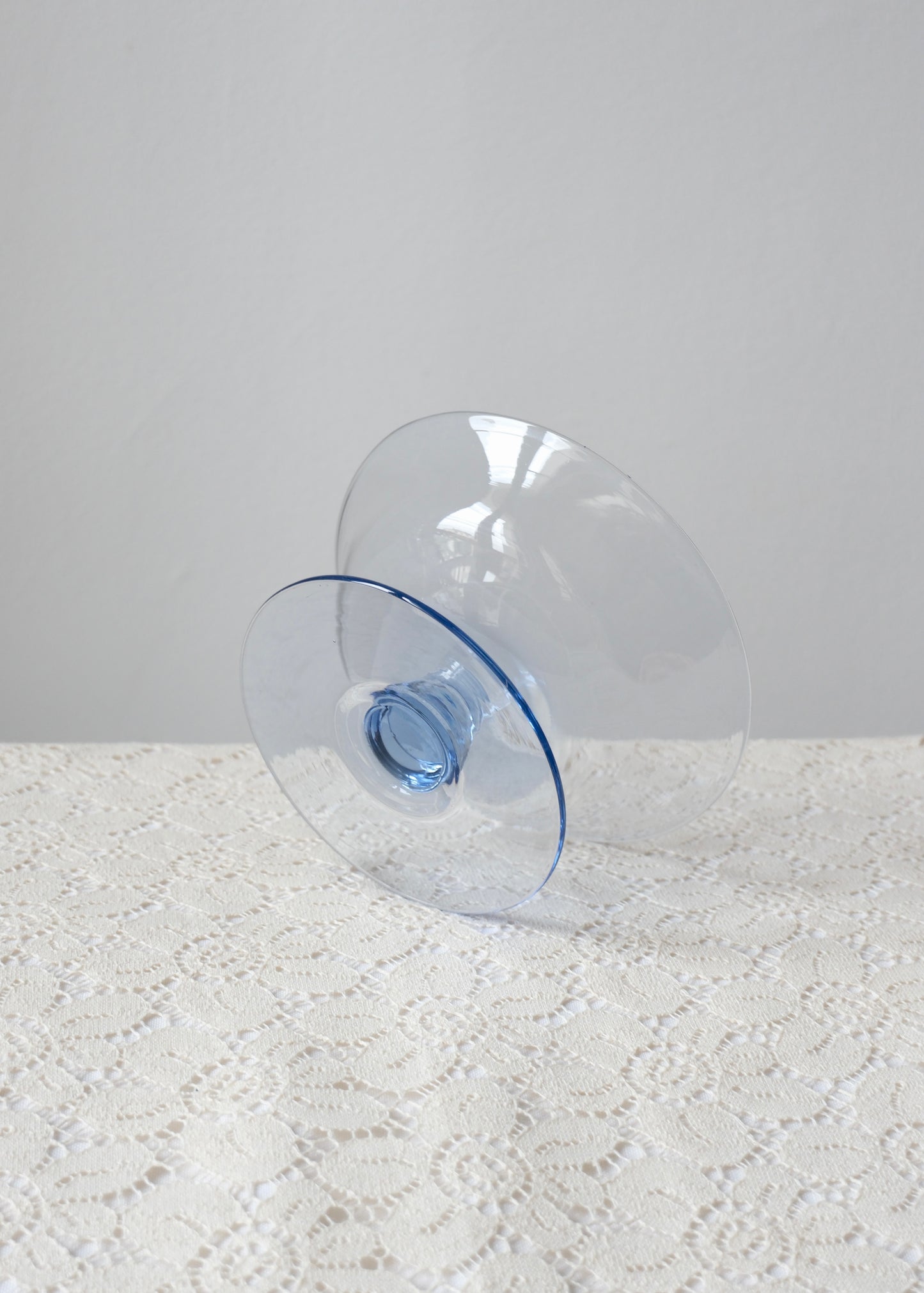 Coupelle en verre bleu