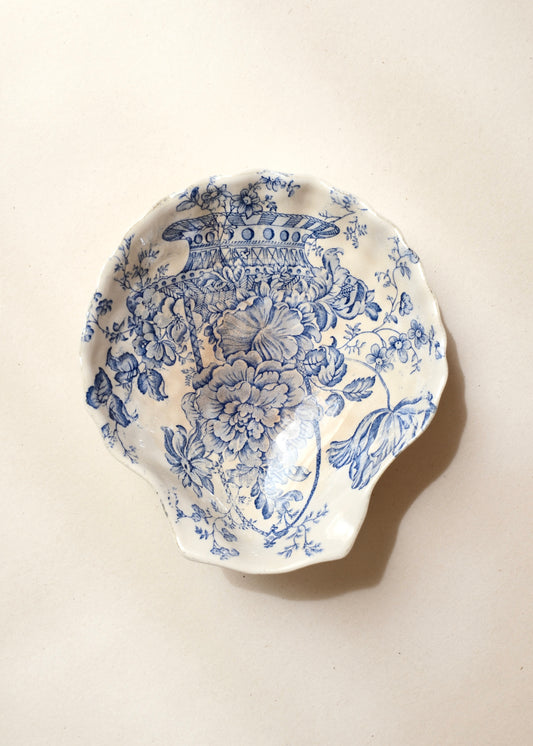 La coupelle coquillage fleurs bleues