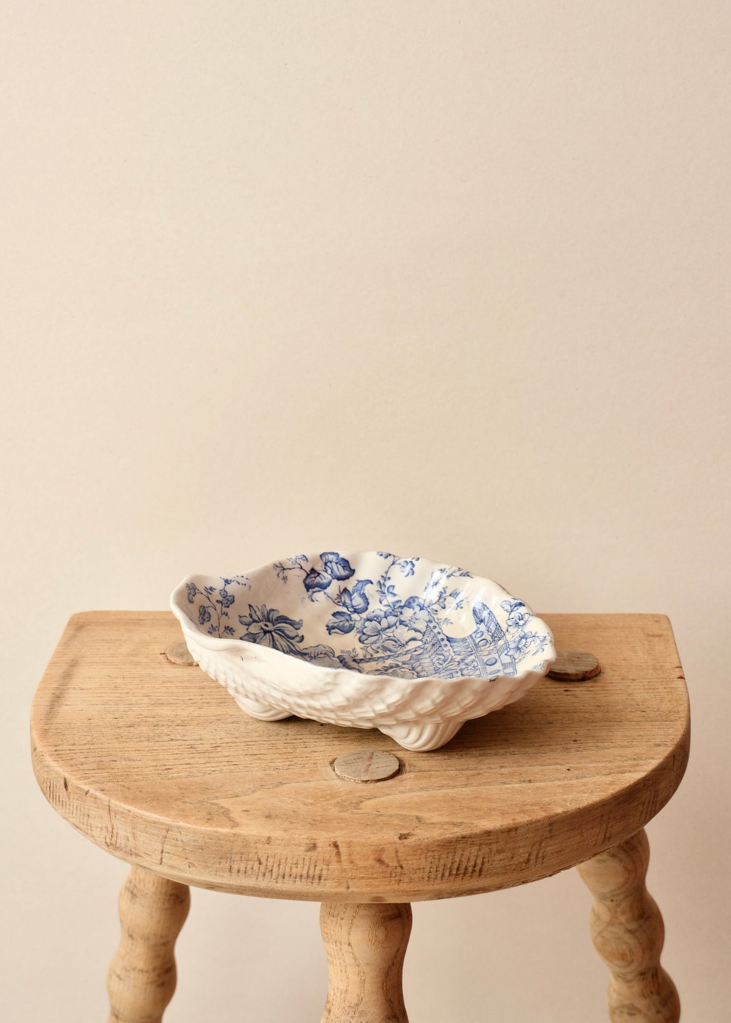 La coupelle coquillage fleurs bleues