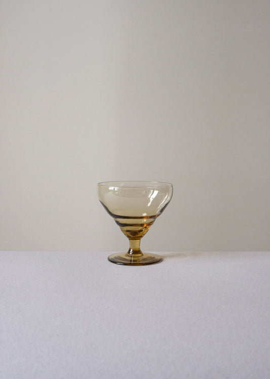 Les verres à champagne Art déco en verre jaune fumé