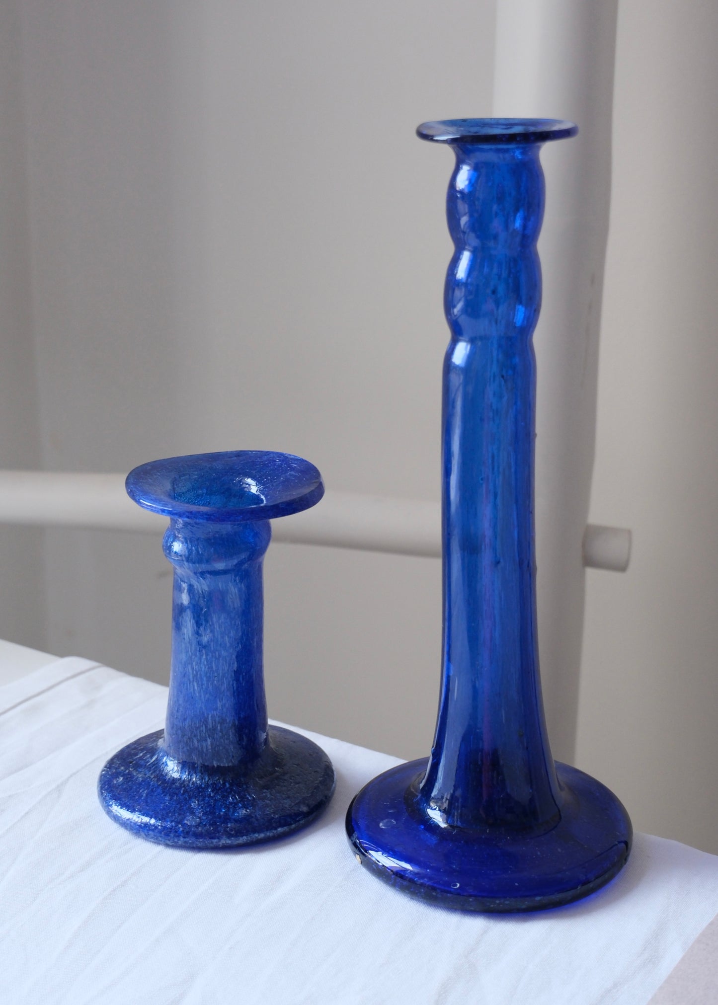 Duo de bougeoirs en verre soufflé
