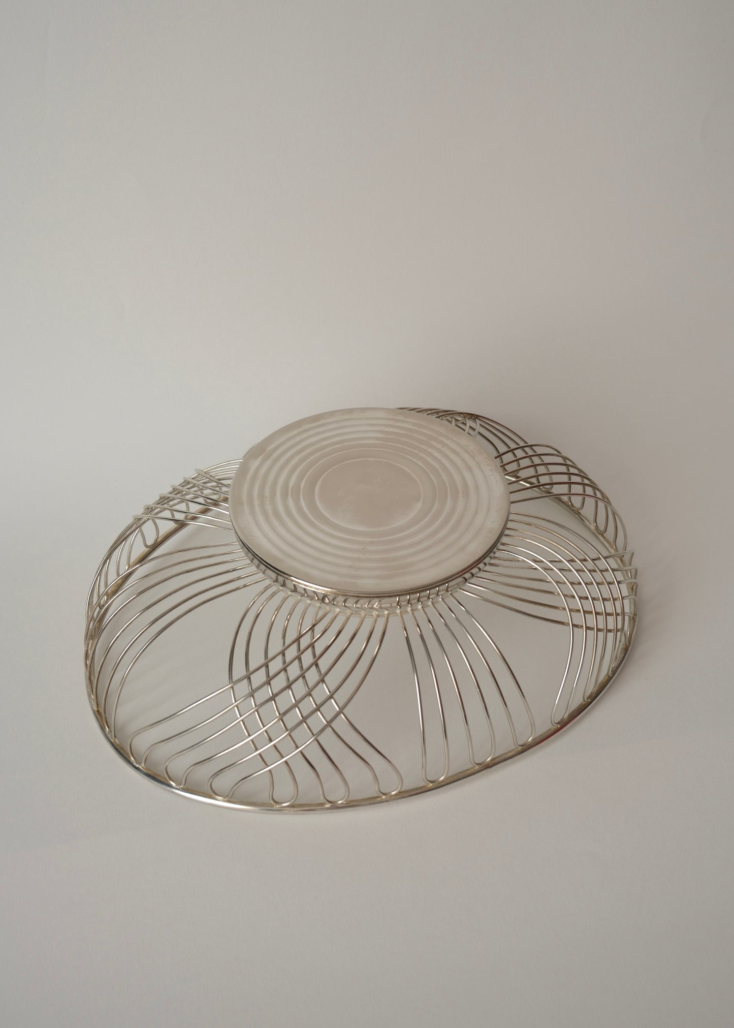 La corbeille mid century en métal argenté