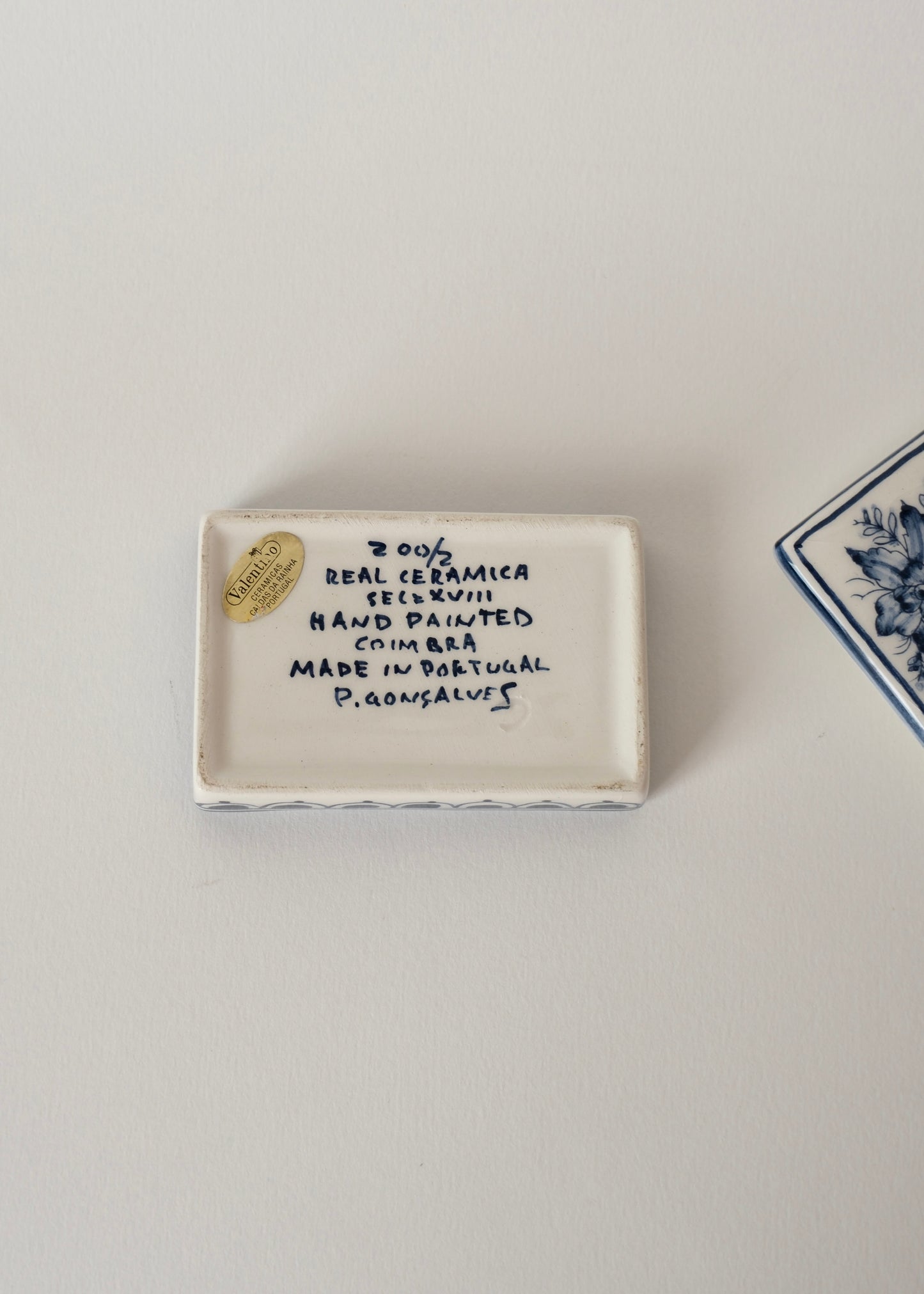 Boîte en céramique de Coimbra, L'oiseau bleu
